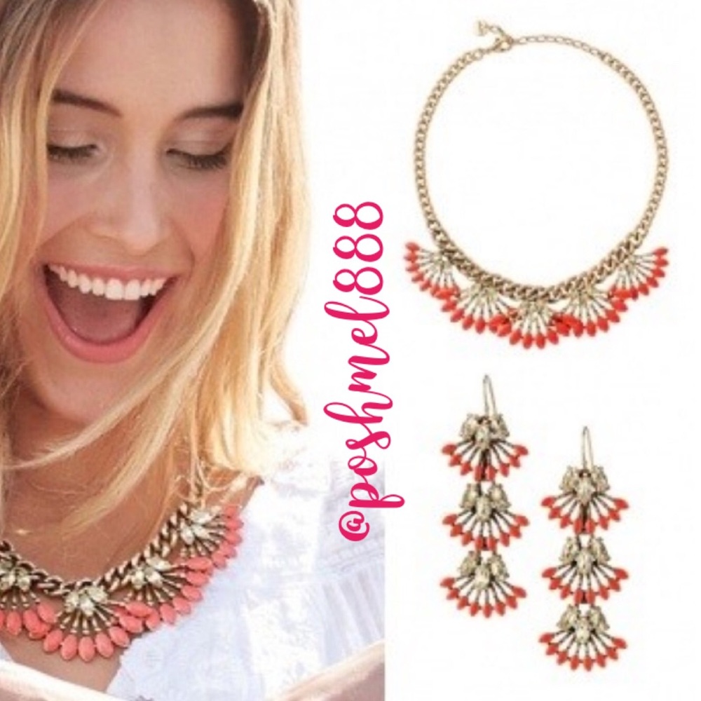 Stella & Dot | Vintage Gold + Coral Cay Retired Statement Necklace - Picture 5 of 12